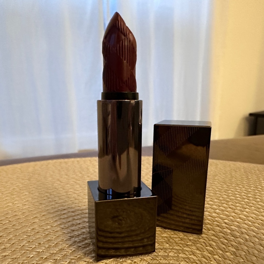 Burberry | NWT Bright Plum No. 101 Lipstick - Picture 8 of 9